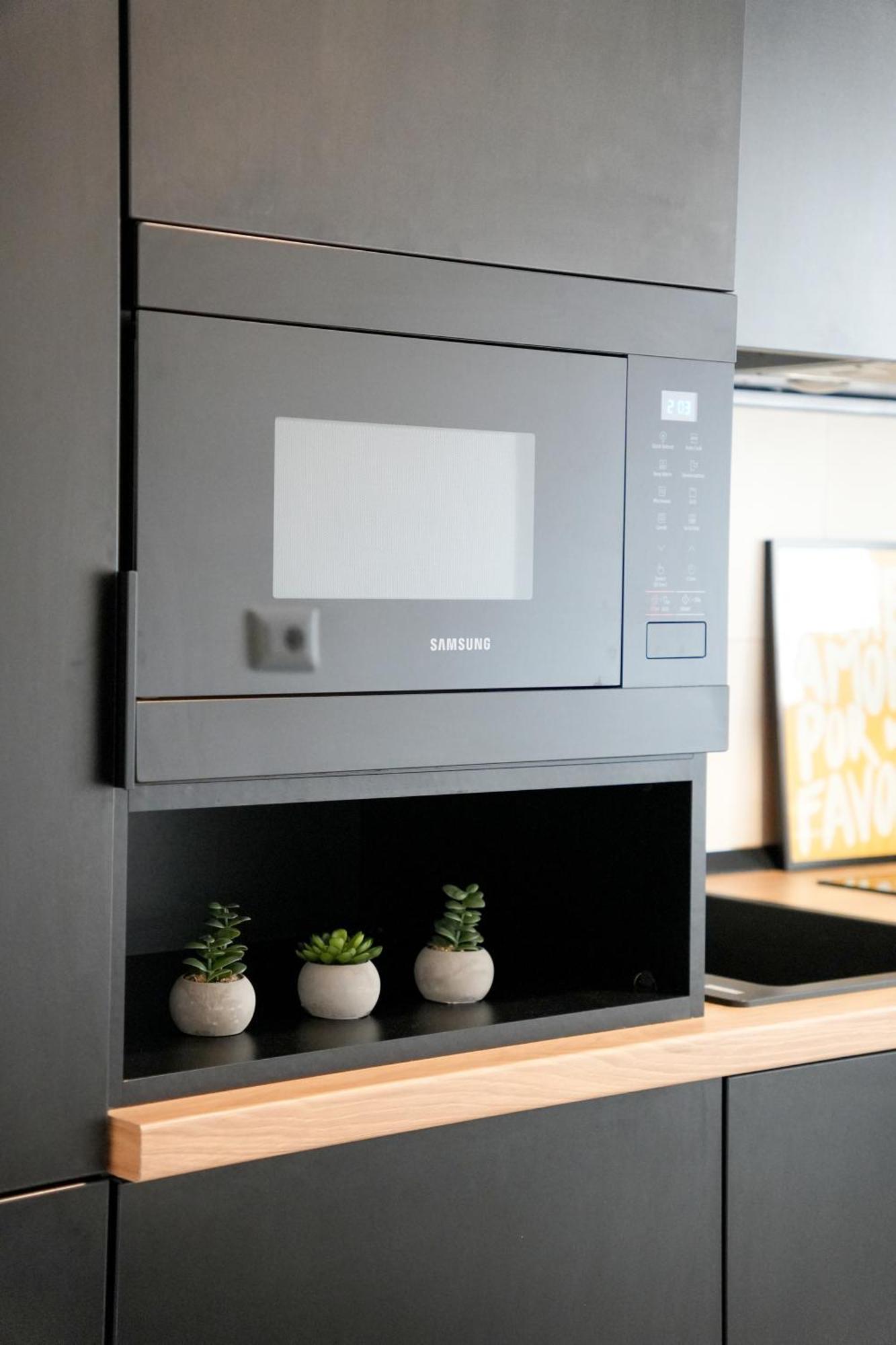 Ana - Cozy & Quiet Apt With Balcony & Garden View Bukares Bagian luar foto