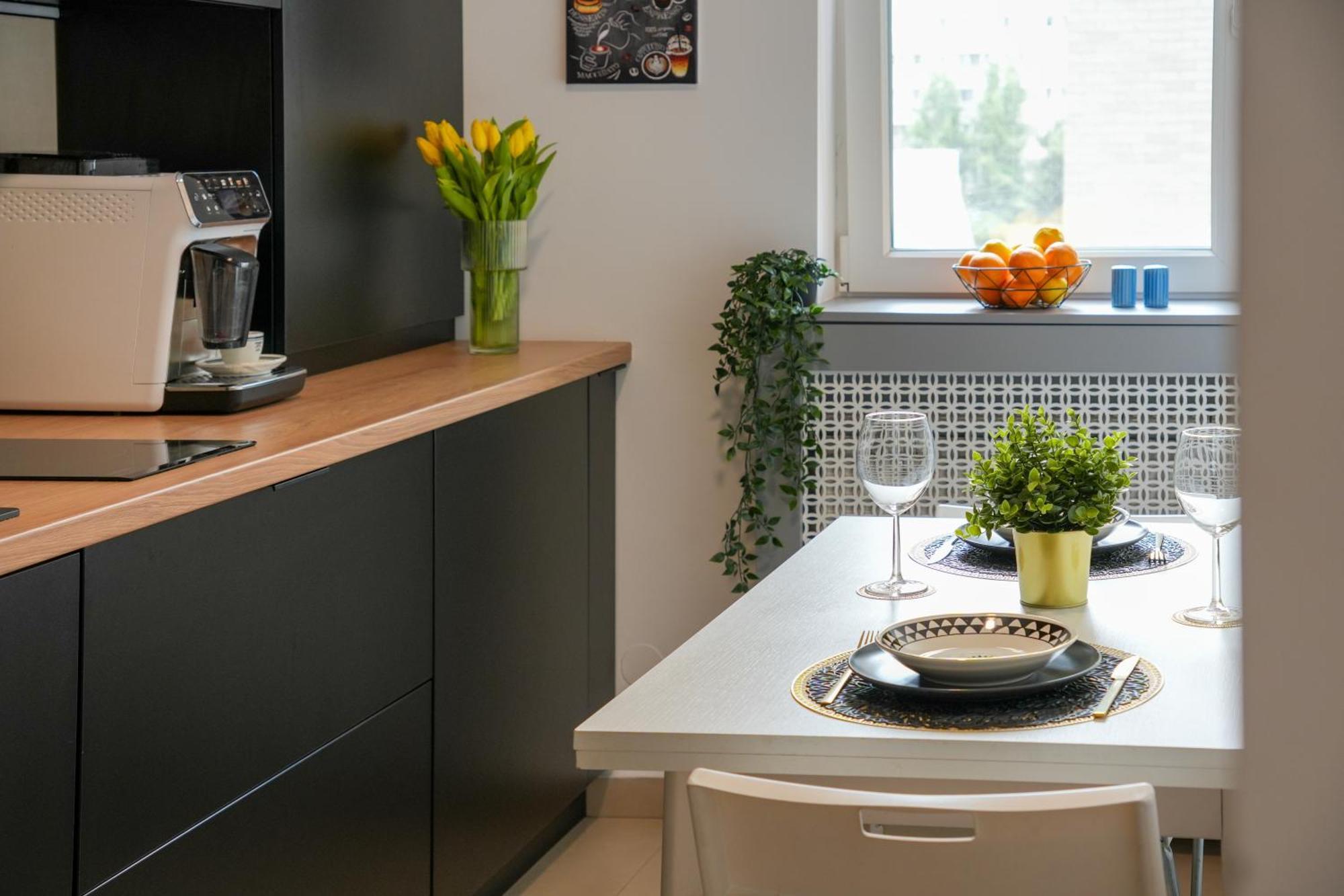 Ana - Cozy & Quiet Apt With Balcony & Garden View Bukares Bagian luar foto