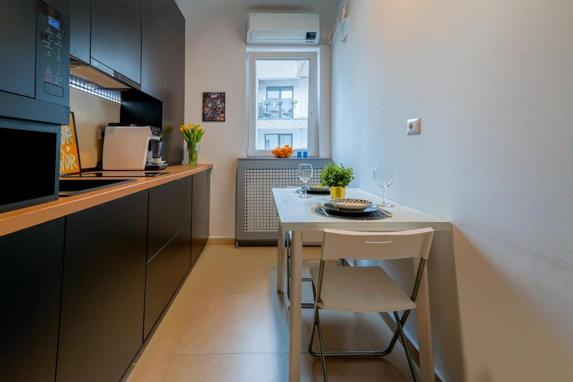 Ana - Cozy & Quiet Apt With Balcony & Garden View Bukares Bagian luar foto