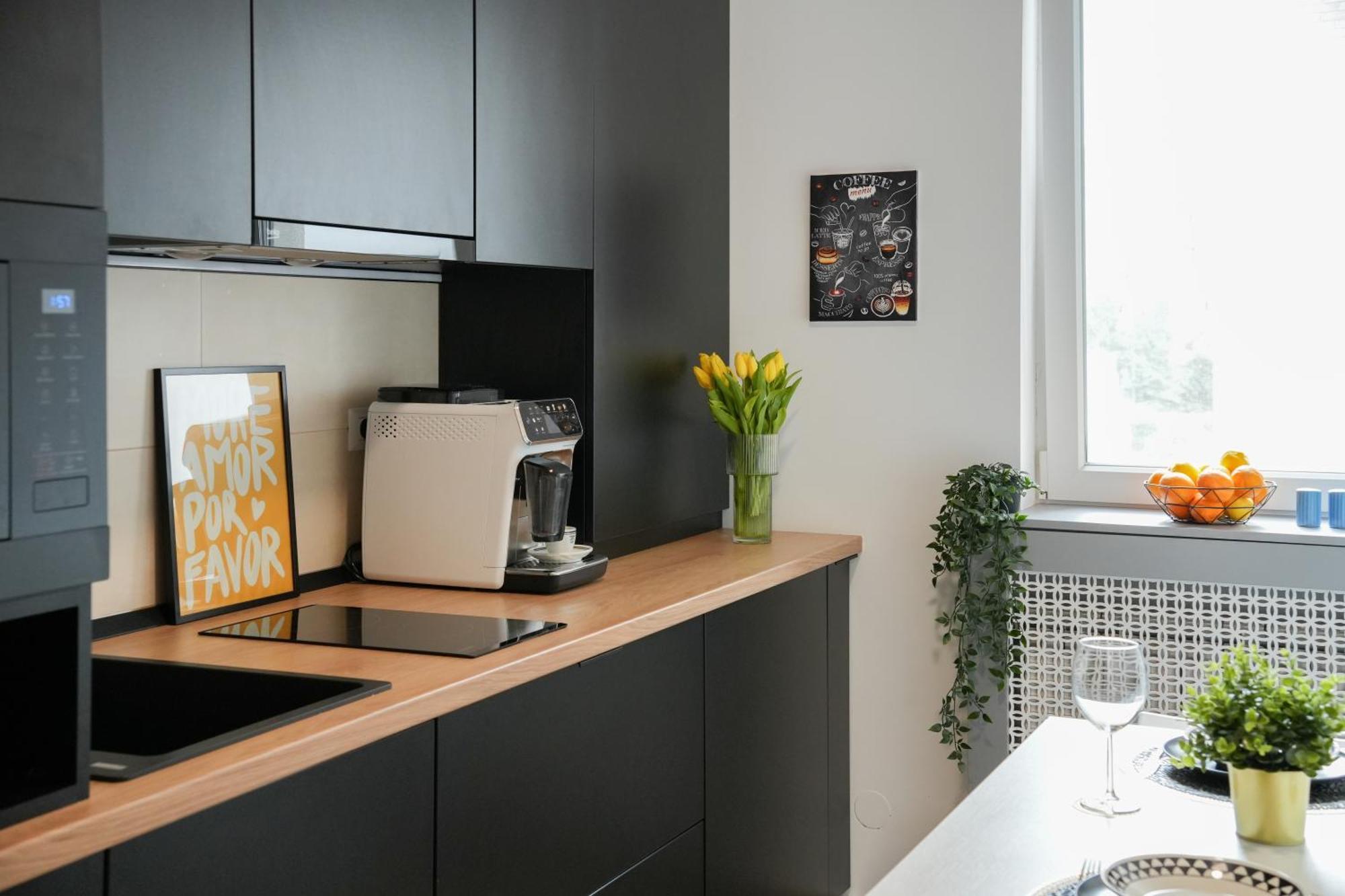 Ana - Cozy & Quiet Apt With Balcony & Garden View Bukares Bagian luar foto