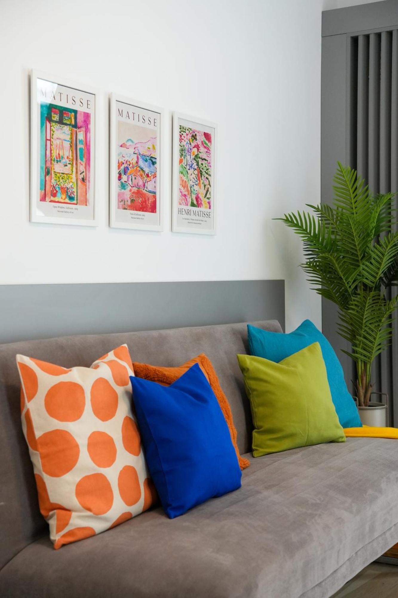 Ana - Cozy & Quiet Apt With Balcony & Garden View Bukares Bagian luar foto