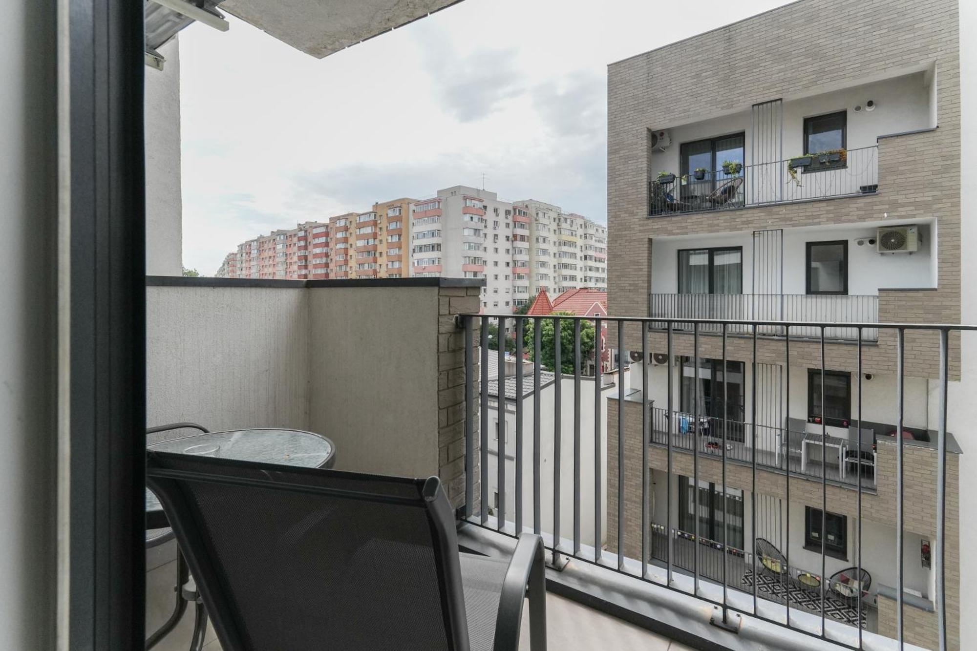 Ana - Cozy & Quiet Apt With Balcony & Garden View Bukares Bagian luar foto